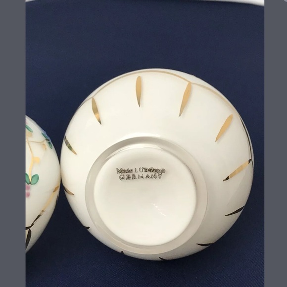 Vintage Satin Glass Perfume Vanity Bottle Set - Picture 4 of 6